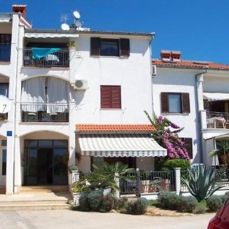 Olivia, Seaside Apartment In Medulin, Croatia Ngoại thất bức ảnh