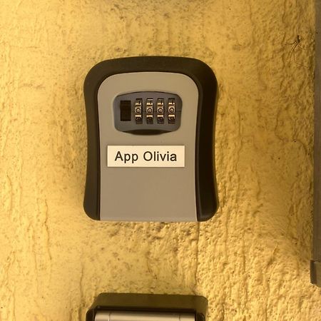 Olivia, Seaside Apartment In Medulin, Croatia Ngoại thất bức ảnh